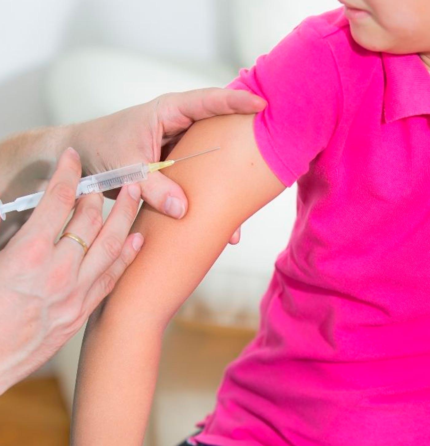 Rusia aprueba ensayos clínicos de vacuna antiCovid-19 para infantes
